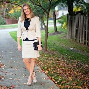 White House Black Market Size 6 Skirt Suit